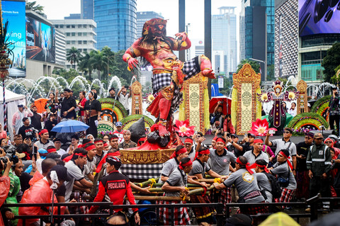 Festival Nyepi 2026 yang menampilkan pawai ogoh-ogoh digelar di kawasan Bundaran HI, Jakarta Pusat, Minggu (8/3/2026). Foto: Iqbal Firdaus/kumparan