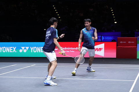 Ganda putra Indonesia Raymond dan Joaquin saat menghadapi wakil Korea Selatan pada babak semifinal All England 2026 di Utilita Arena Birmingham, Inggris, Sabtu (7/3/2026). Foto: PBSI