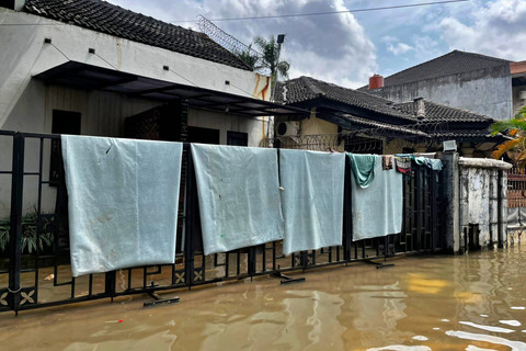 Banjir di kawasan Kemang Timur, Jakarta Selatan, Minggu (8/3). Foto: Rayyan/Kumparan