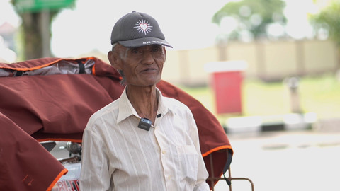 Bantuan becak listrik dari Presiden Prabowo Subianto untuk warga di Kabupaten Blitar. Foto: Bakom RI