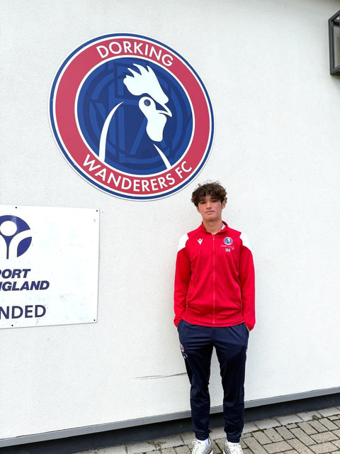 Pemain diaspora Indonesia di Inggris, Vincent Hearn, saat ini bermain untuk tim Dorking Wanderers. Foto: Dok. Pribadi