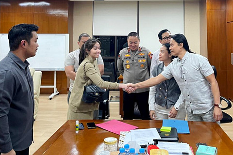 Proses mediasi Nabilah O'Brien dan Zendhy Kusuma yang difasilitasi oleh Mabes Polri. Foto: Dok. Mabes Polri