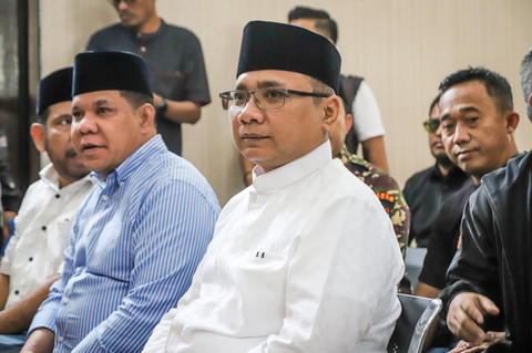 Eks Menteri Agama RI, Yaqut Cholil Qoumas alias Gus Yaqut tiba menghadiri sidang praperadilannya terkait kasus korupsi Haji di Pengadilan Negeri Jakarta Selatan, Senin (9/3). Foto: Iqbal Firdaus/kumparan
