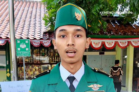 Siswa SMAN 5 Yogyakarta, Syghap S., yang menyambut positif pembaruan fasilitas di SMAN 5 Yogyakarta. Foto: Dok. Bakom RI