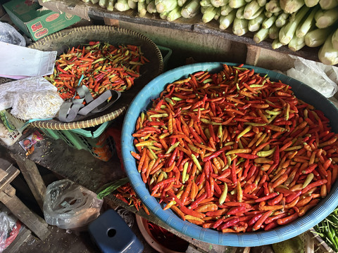 Cabai rawit merah di lapak sayuran di Pasar Palmerah, Jakarta Selatan, Senin (6/3/2026). Foto: Najma Ramadhanya/kumparan