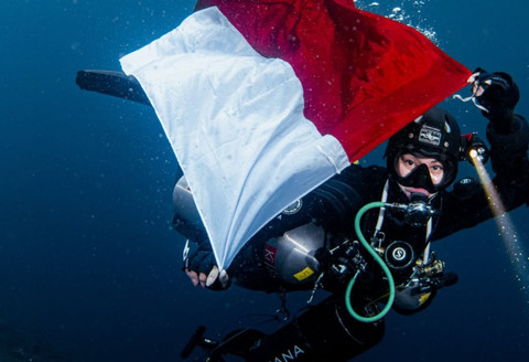 Kirana Larasati menyelam hingga kedalaman 127 meter. Foto: Instagram @kiranalarasati