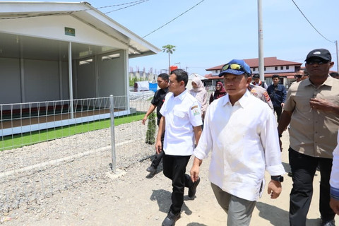 Ketua Satgas PRR Pascabencana Sumatera Tito Karnavian meninjau huntara di Pidie Jaya, Aceh. Foto: Satgas PRR