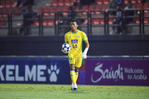Kiper Persib Bandung, Teja Paku Alam. Foto: AFC