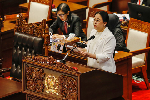 Ketua DPR Puan Maharani menyampaikan pidato pada Rapat Paripurna ke-15 di Kompleks Parlemen, Senayan, Jakarta, Selasa (10/3/2026). Foto: Asprilla Dwi Adha/ANTARA FOTO