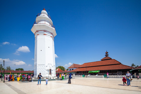 Masjid Agung Banten. Foto: nizar kauzar/Shutterstock