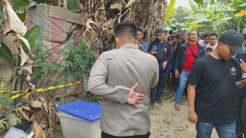 Penemuan diduga mayat di dalam box di Medan, polisi masih melakukan olah TKP, Selasa (10/3/2026). Foto: Amar Marpaung/kumparan