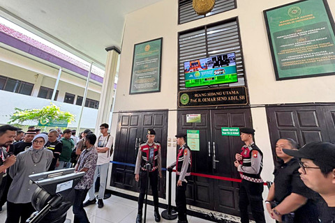 Suasana jelang sidang pembacaan putusan praperadilan eks Menteri Agama Yaqut Cholil Qoumas alias Gus Yaqut di Pengadilan Negeri Jakarta Selatan, Rabu (11/3). Foto: Amira Nada/kumparan