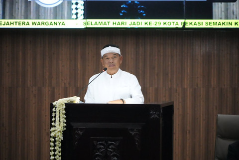 Gubernur Jawa Barat Dedi Mulyadi menghadiri rapat paripurna HUT ke-29 Kota Bekasi, Selasa (10/3/2026). Foto: Dok. Diskominfo Jabar