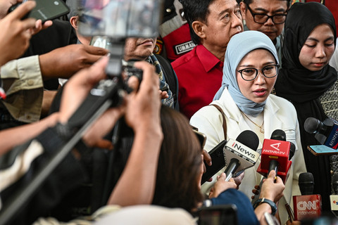 Kuasa hukum dari pemohon Yaqut Cholil Qoumas, Mellisa Anggraini (kedua kanan) memberikan keterangan usai pembacaan sidang putusan praperadilan atas penetapan tersangka oleh KPK di Pengadilan Negeri Jakarta Selatan, Jakarta, Rabu (11/3/2026). Foto: Fauzan/ANTARA FOTO