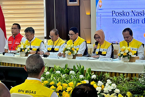 Ketua Posko Nasional Sektor ESDM RAFI 1447, Erika Retnowati, dalam konferensi pers di Gedung BPH Migas, Jakarta, Kamis (12/3/2026). Foto: Najma Ramadhanya/kumparan