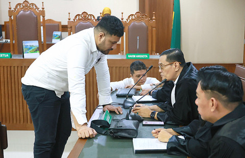 Terdakwa Ammar Zoni saat menjalankan sidang tuntutan terkait penyalahgunaan narkotika di Pengadilan Negeri Jakarta Pusat, Jakarta, Kamis, (12/3/2026). Foto: Agus Apriyanto
