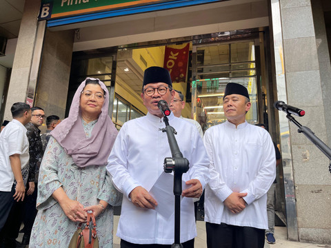 Gubernur DKI Jakarta Pramono Anung usai acara Jakarta Hijab Fest di Pasar Tanah Abang, Jakarta Pusat, Kamis (12/3). Foto: Nasywa Athifah/kumparan