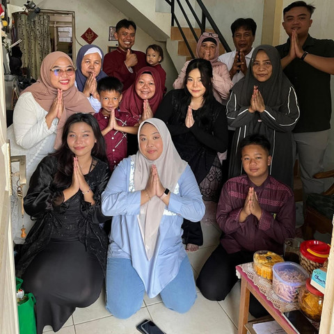 Idul Fitri bukan hanya soal foto keluarga yang estetik untuk diunggah di media sosial. Idul Fitri adalah laboratorium karakter tempat mencetak generasi jujur, empati, dan rendah hati. (Foto Pribadi)