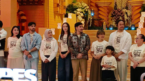 Konferensi Pers Perilisan Teaser Poster Film Jangan Buang Ibu di Senayan City. Foto: Aprilandika Pratama/kumparan