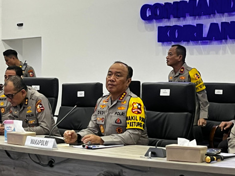 Wakapolri Komjen Dedi Prasetyo saat meninjau Posko Operasi Ketupat Comand Center KM 29, Sabtu (14/3). Foto: Rayyan/Kumparan