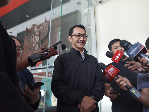 Juru Bicara KPK Budi Prasetyo saat jumpa pers di Gedung Merah Putih KPK, Jakarta, Sabtu (14/3).  Foto: Nauval Pratama/kumparan