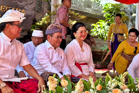 Gubernur DKI Jakarta Pramono Anung hadiri upacara Melasti di Pura Segara, Jakut, Minggu (15/3). Foto: Amira Nada/kumparan
