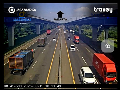 Arus lalu lintas di ruas Tol Jakarta-Cikampek, Minggu (15/3). Foto: Dok. Travoy Jasa Marga