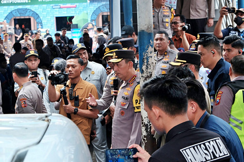 Kapolri Jenderal Listyo Sigit Prabowo saat meninjau Terminal Purabaya Bungurasih, Kabupaten Sidoarjo, Minggu (15/3/2026). Foto: Farusma Okta Verdian/kumparan
