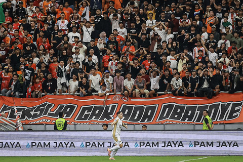 Selebrasi pemain Dewa United Alexis Messidoro usai mencetak gol ke gawang Persija Jakarta pada pertandingan Super League di Jakarta International Stadium (JIS), Jakarta, Minggu (15/3/2026). Foto: Dhemas Reviyanto/ANTARA FOTO