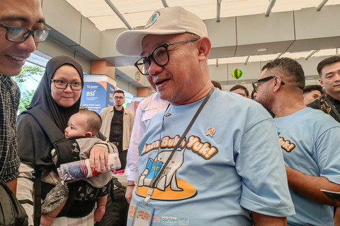 Mendikdasmen, Abdul Mu'ti saat meresmikan stan 'Mudik Asyik Baca Buku' 2026 di Stasiun Pasar Senen, Jakarta Pusat pada Senin (16/3). Foto: Ryan Iqbal/kumparan