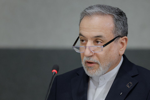 Menteri Luar Negeri Iran Abbas Araghchi menyampaikan pidato selama sesi Konferensi Perlucutan Senjata Perserikatan Bangsa-Bangsa di Jenewa, pada 17 Februari 2026.  Foto: Valentin Flauraud / AFP
