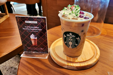 Starbucks x Harry Potter menu baru dari kue sampai aneka minuman. Foto: Azalia Amadea/kumparan