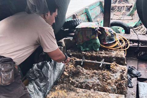 Kasus pencurian besi tiang pancang Jembatan Suramadu. Foto: Dok. Polres Bangkalan