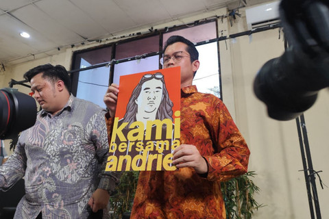 Konferensi Pers "Serangan Air Keras Pembela HAM Andrie Yunus adalah Percobaan Pembunuhan Berencana: Penegak Hukum Harus Segera Usut Tuntas!" di Kantor YLBHI, Jakarta, Senin (16/3). Foto: Nauval Pratama/kumparan