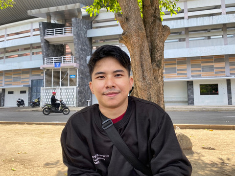 Ari, salah satu penjual warmindo di Jogja yang ketinggalan bus mudik gratis. Foto: Pandangan Jogja/Widi RH Pradana