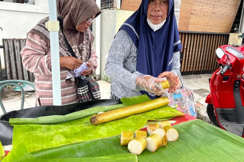 Nasi jaha, salah satu menu kesukaan masyarakat umat muslim di Kota Ternate saat Ramadan, Ternate. Foto: Abdul Fatah/ANTARA