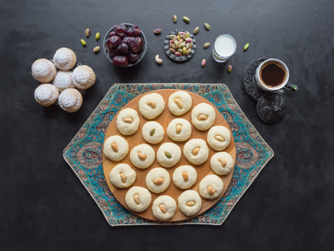 Ilustrasi ghorayeba, kue kering asal Timur Tengah. Foto: Stanislav71/Shutterstock