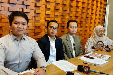 Konferensi Pers Suami Artis Cilik, Maissy, Riky Febriansyah Saleh (tengah), di Kawasan Warung Buncit, Jakarta Selatan. Foto: Aprilandika Pratama/kumparan