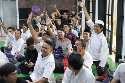 Keseruan teman kumparan Saat Ngabuburit di kumparan Hangout. Foto: kumparan