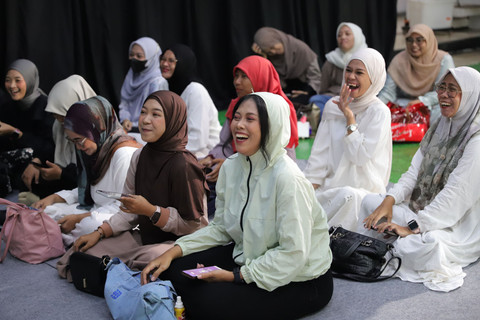 Keseruan teman kumparan Saat Ngabuburit di kumparan Hangout. Foto: kumparan
