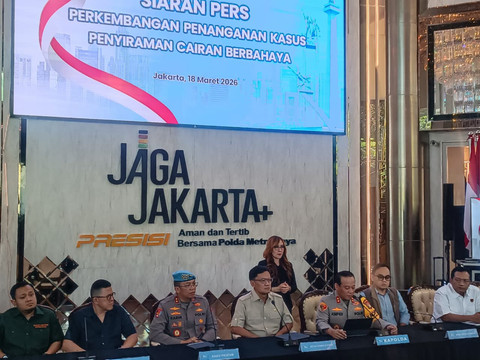 Konferensi Pers Perkembangan Penanganan Kasus Penyiraman Cairan Berbahaya Terhadap aktivis KontraS, Andrie Yunus di Polda Metro Jaya pada Rabu (18/3). Foto: Ryan Iqbal/kumparan