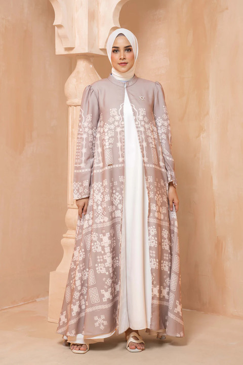 2022: Silk Glossy yang Elegan dan Feminin. Foto: Klamby