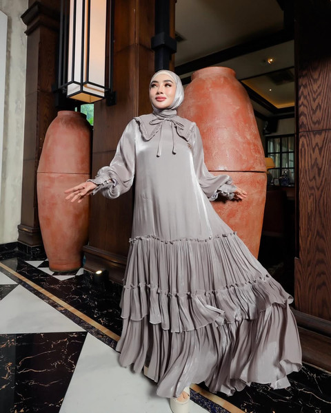 2024: Shimmer Shimmer yang Lebih Bold. Foto: Instagram @shellasaukia.co.id