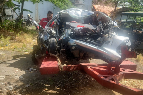 Kecelakaan bus dengan mobil di Tol PPTR KM 290 jalur B, wilayah Desa Suradadi, Kecamatan Suradadi, Kabupaten Tegal, Kamis (19/3/2026). Foto: Dok. Istimewa