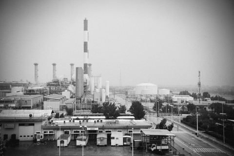 Salah satu instalasi pengolahan minyak dan gas alam di Iran sebelum serangan Amerika Serikat-Israel. Foto: Abdolhassan Fazeli/Unsplash