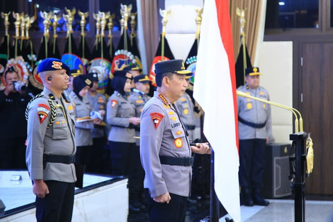 Kapolri Jenderal Pol Listyo Sigit Prabowo memimpin upacara kenaikan pangkat di Rupatama Mabes Polri, Jakarta, Kamis (19/3/2026). Foto: Dok. Istimewa