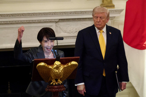 Perdana Menteri Jepang Sanae Takaichi menyampaikan pidato saat jamuan makan malam yang diselenggarakan oleh Presiden AS Donald Trump di Gedung Putih, Washington, DC, Amerika Serikat, Kamis (19/3/2026). Foto: Kevin Lamarque/REUTERS