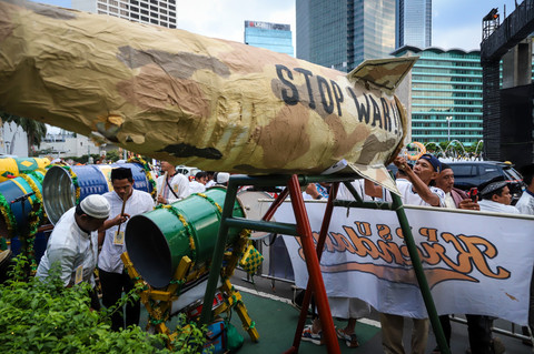 Gema takbir dan tabuhan bedug menggema di kawasan Bundaran HI, Jakarta, pada Jumat (20/3/2026). Foto: Iqbal Firdaus/kumparan