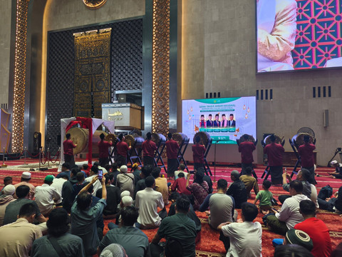 Suasana malam takbiran di Masjid Istiqlal, Jakarta Pusat, Jumat (20/3/2026). Foto: Jeni Ritanti/kumparan