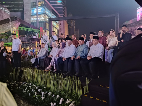 Gubernur DKI Jakarta, Pramono Anung bersama Wakil Gubernur DKI Jakarta, Rano Karno saat menghadiri Jakarta Bedug Kolosal di Bundaran HI pada Jumat (20/3).  Foto: Ryan Iqbal/kumparan